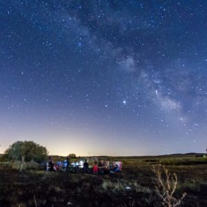 دانلود آهنگ من سیاهم و تو سفید فرقمون زیاد اما جالب اینه کاملا بهم میاد 
